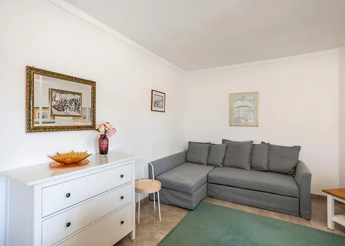 Moonstone In Centre *