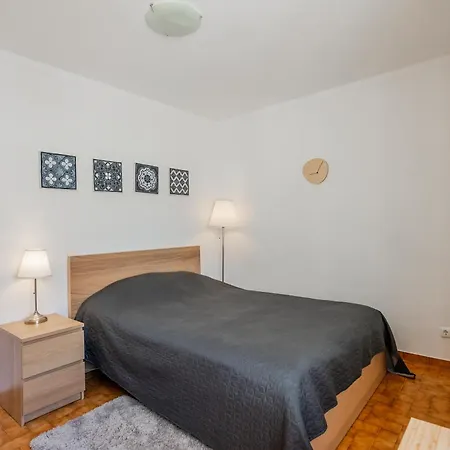 Moonstone In Centre Лагуш